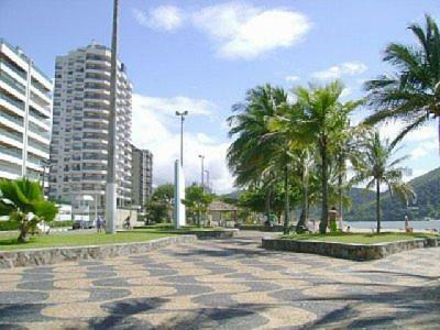 Lindo Apto Praia Martin De Sa Em Condominio Com Piscina, Estacionamento, Wi-Fi 150Mbps,Perto Do Mar!!! Caraguatatuba Bagian luar foto