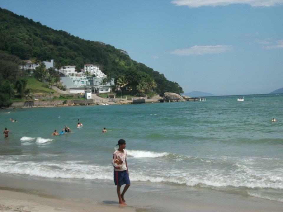 Lindo Apto Praia Martin De Sa Em Condominio Com Piscina, Estacionamento, Wi-Fi 150Mbps,Perto Do Mar!!! Caraguatatuba Bagian luar foto